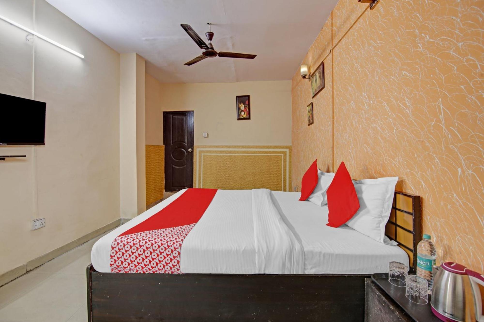 Hotel O Glorious Stayz Noida Buitenkant foto