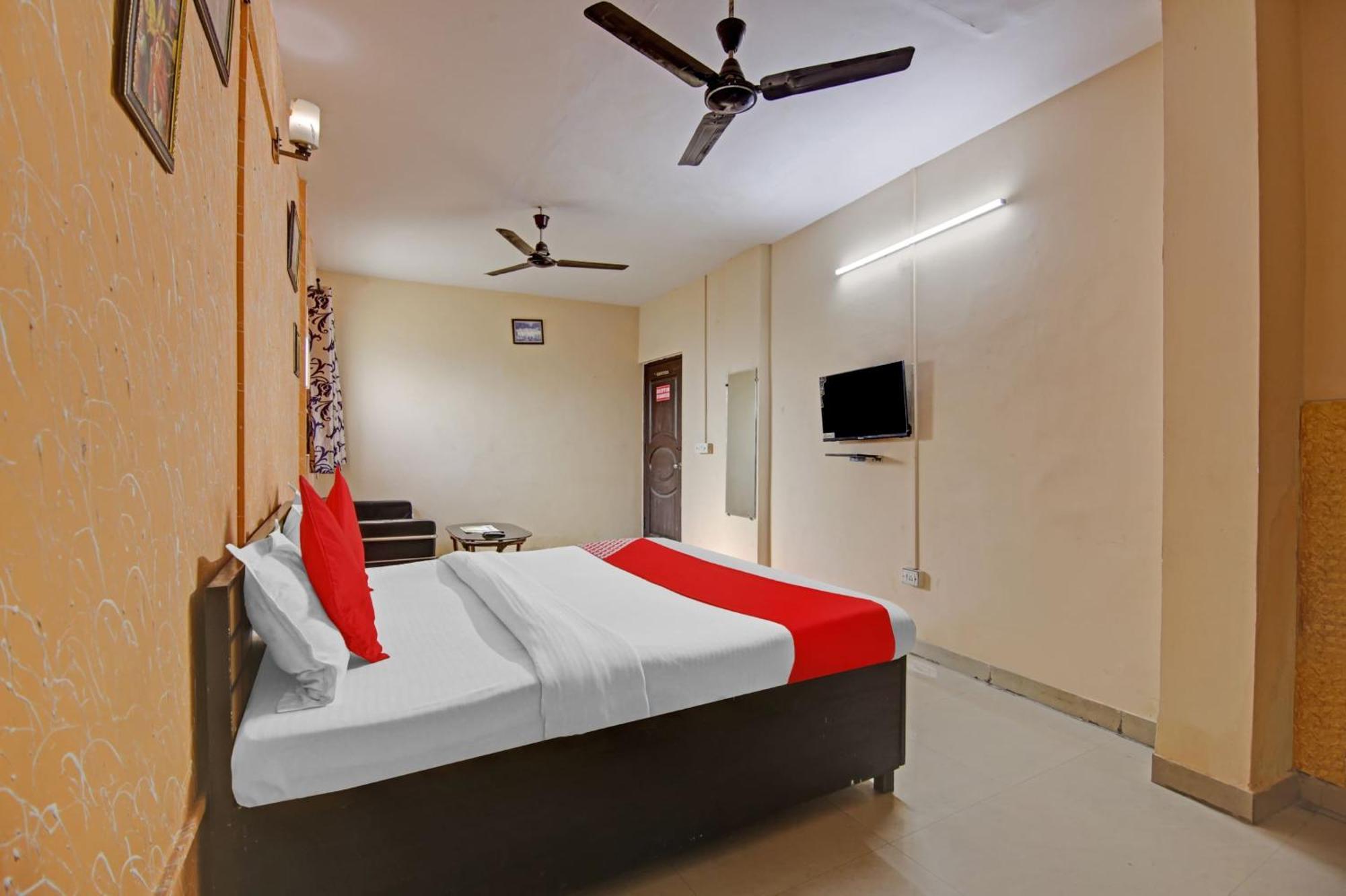 Hotel O Glorious Stayz Noida Buitenkant foto