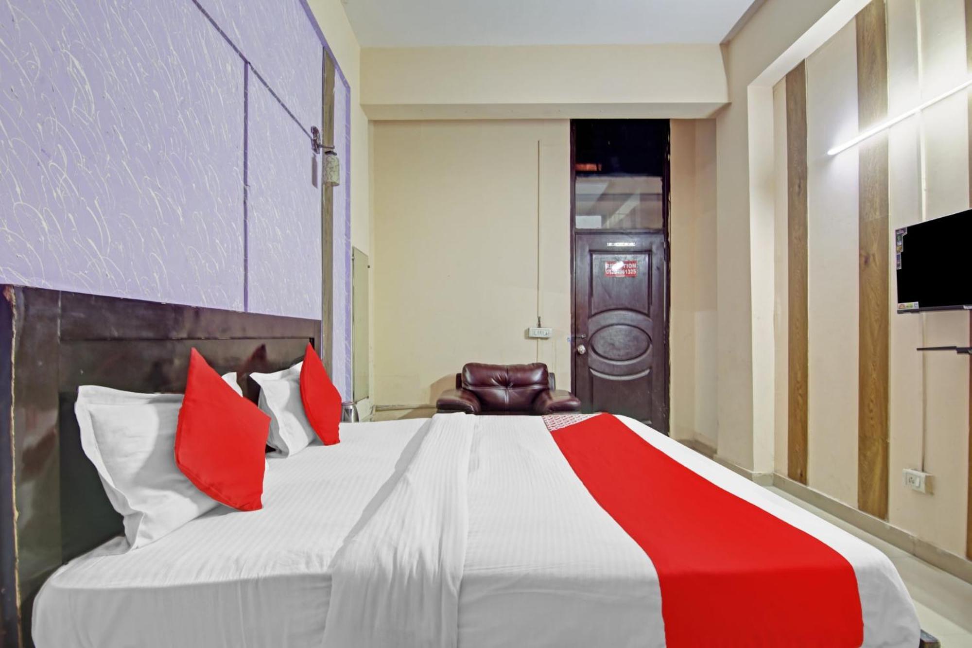 Hotel O Glorious Stayz Noida Buitenkant foto