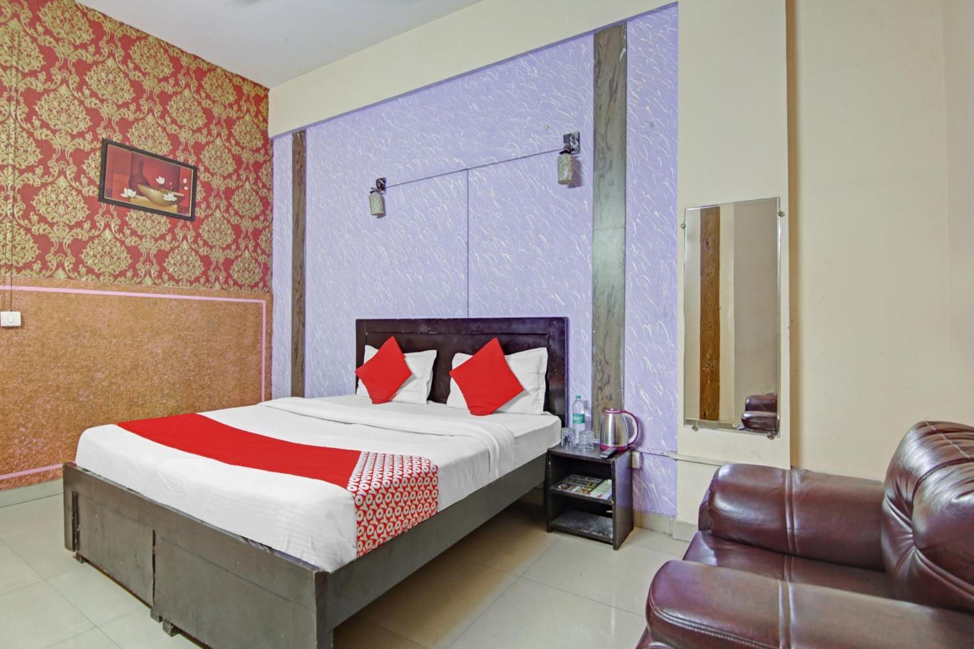 Hotel O Glorious Stayz Noida Buitenkant foto